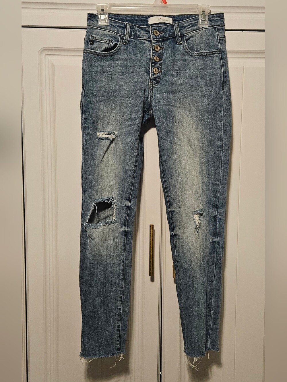 KanCan Women’s Distressed Light Blue Button-Fly Skinny Jeans Size 3